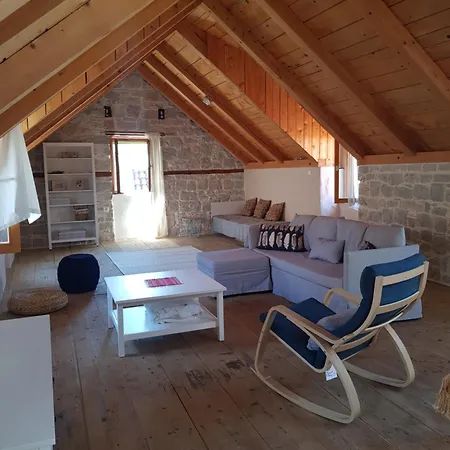 Stone House Olsavinia Close To The Ferienhaus Kaštela