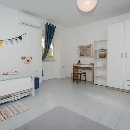 Casa de Férias Stone House Olsavinia Close To The Kaštela