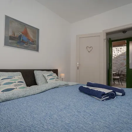 بيت للعطل Stone House Olsavinia Close To The *