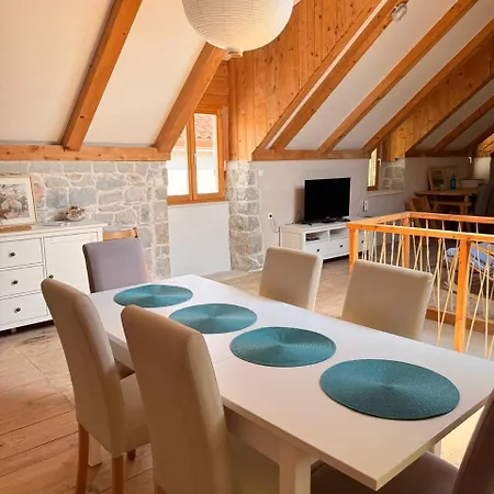 Stone House Olsavinia- 200m From - 2br Or Будинок відпочинку *