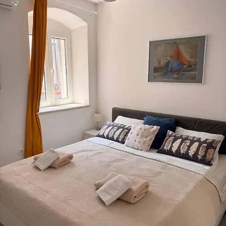 Stone House Olsavinia- 200m From - 2br Or Будинок відпочинку Каштела