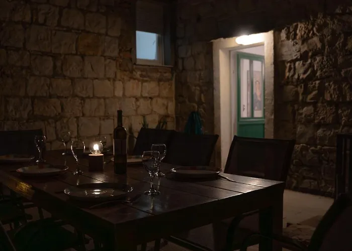 Stone House Olsavinia Close To The Kaštela