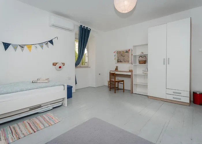 Casa de Férias Stone House Olsavinia Close To The Kaštela